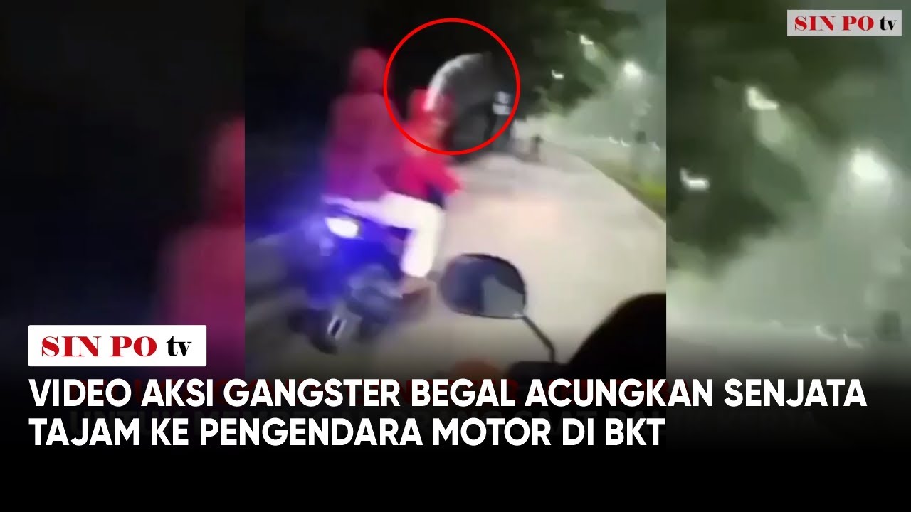 Video Aksi Gangster Begal Acungkan Senjata Tajam ke Pengendara Motor di BKT