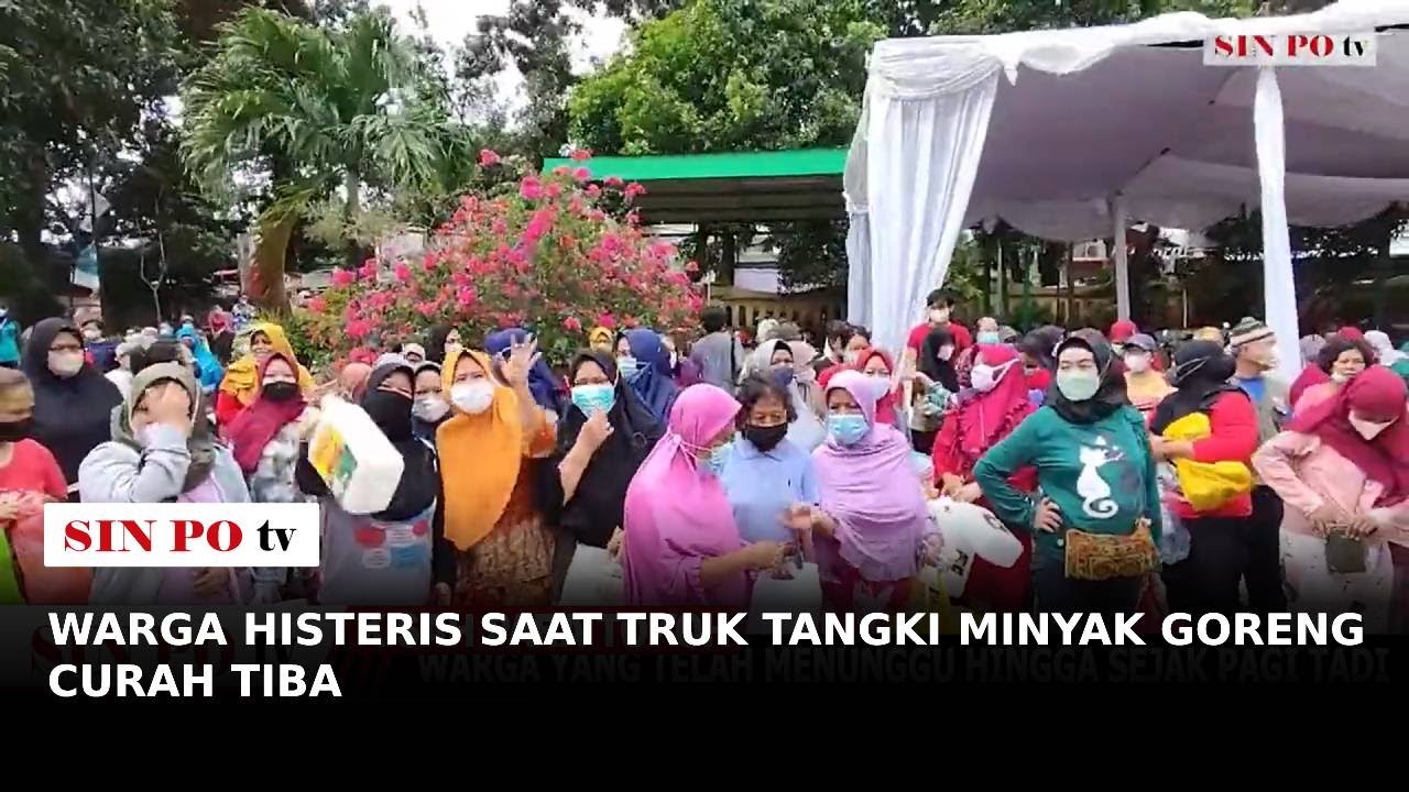 Warga Histeris Saat Truk Tangki Minyak Goreng Curah Tiba