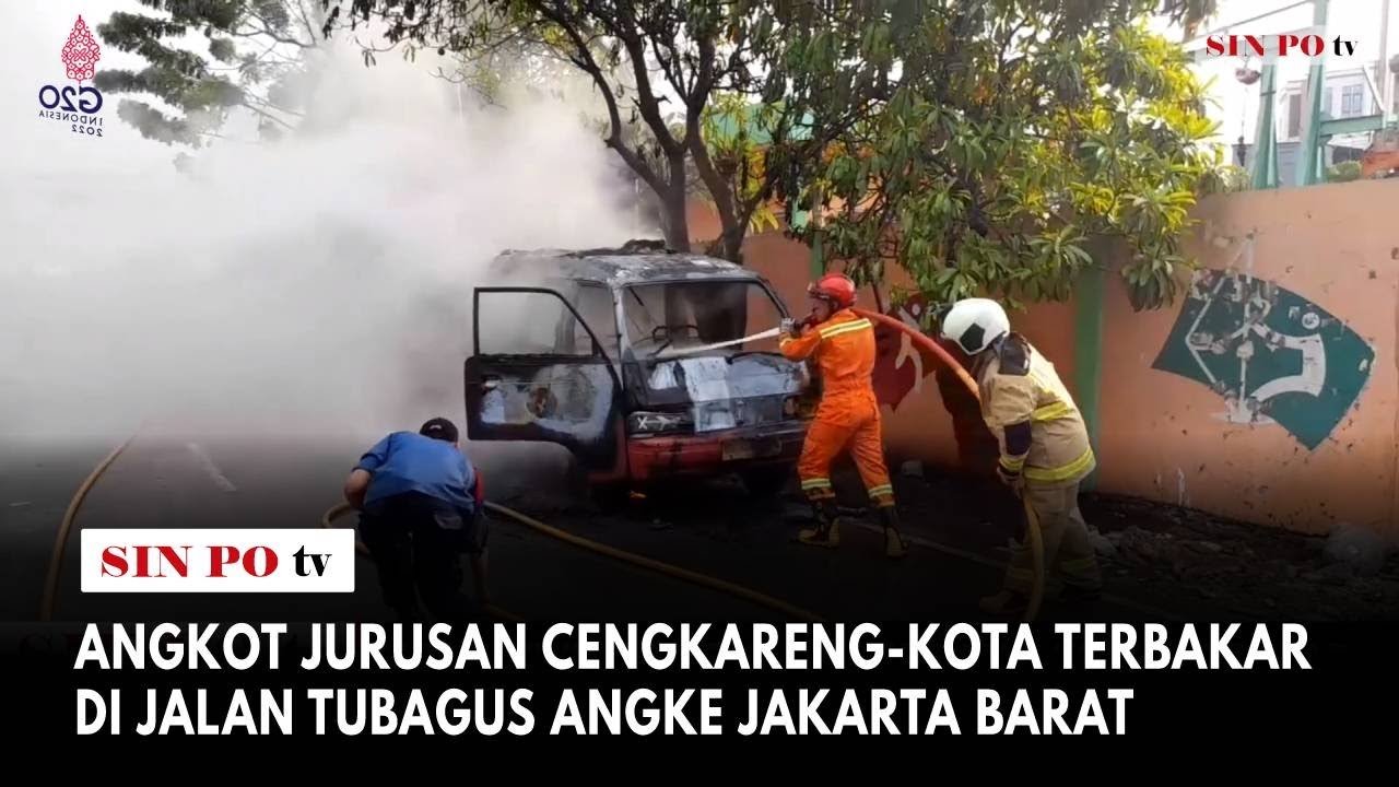 Angkot Jurusan Cengkareng-Kota Terbakar Di Jalan Tubagus Angke Jakarta Barat