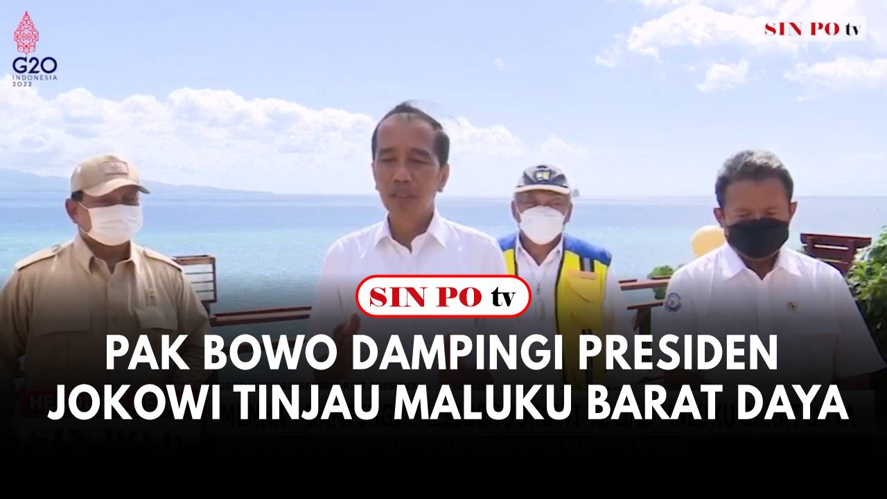 Menhan Pak Bowo dampingi Presiden Indonesia Joko Widodo (Jokowi)