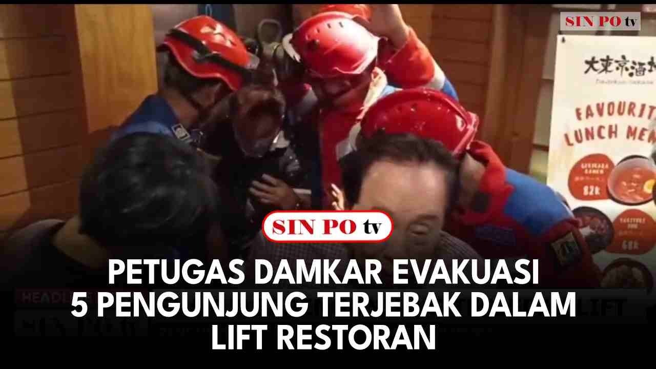 Petugas Damkar Evakuasi 5 Pengunjung Terjebak Dalam Lift Restoran