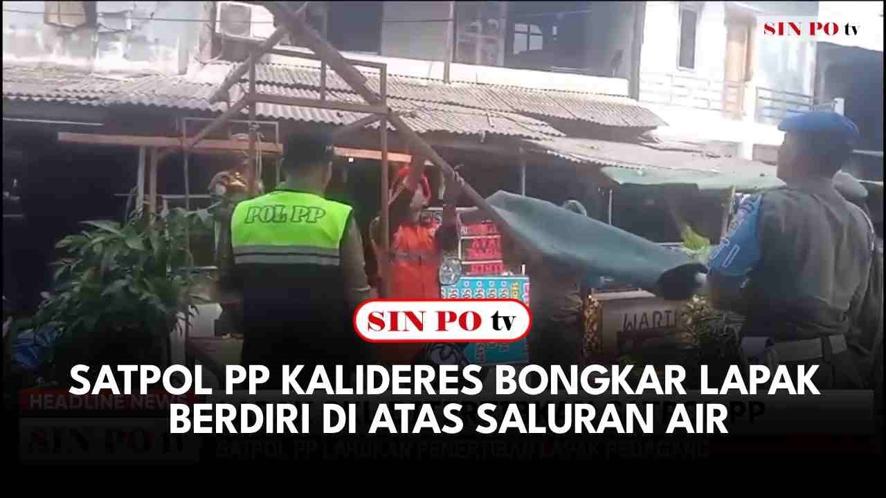 Satpol PP Kalideres Bongkar Lapak Berdiri di Atas Saluran Air