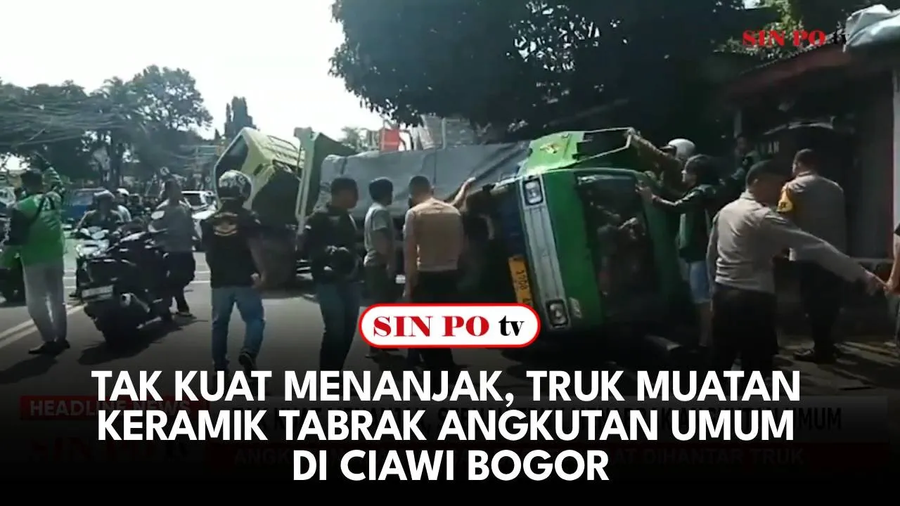 Tak Kuat Menanjak, Truk Muatan Keramik Tabrak Angkutan Umum Di Ciawi Bogor