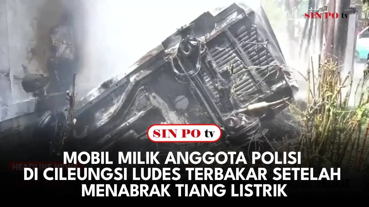 Mobil Milik Anggota Polisi di Cileungsi Ludes Terbakar Setelah Menabrak Tiang Listrik