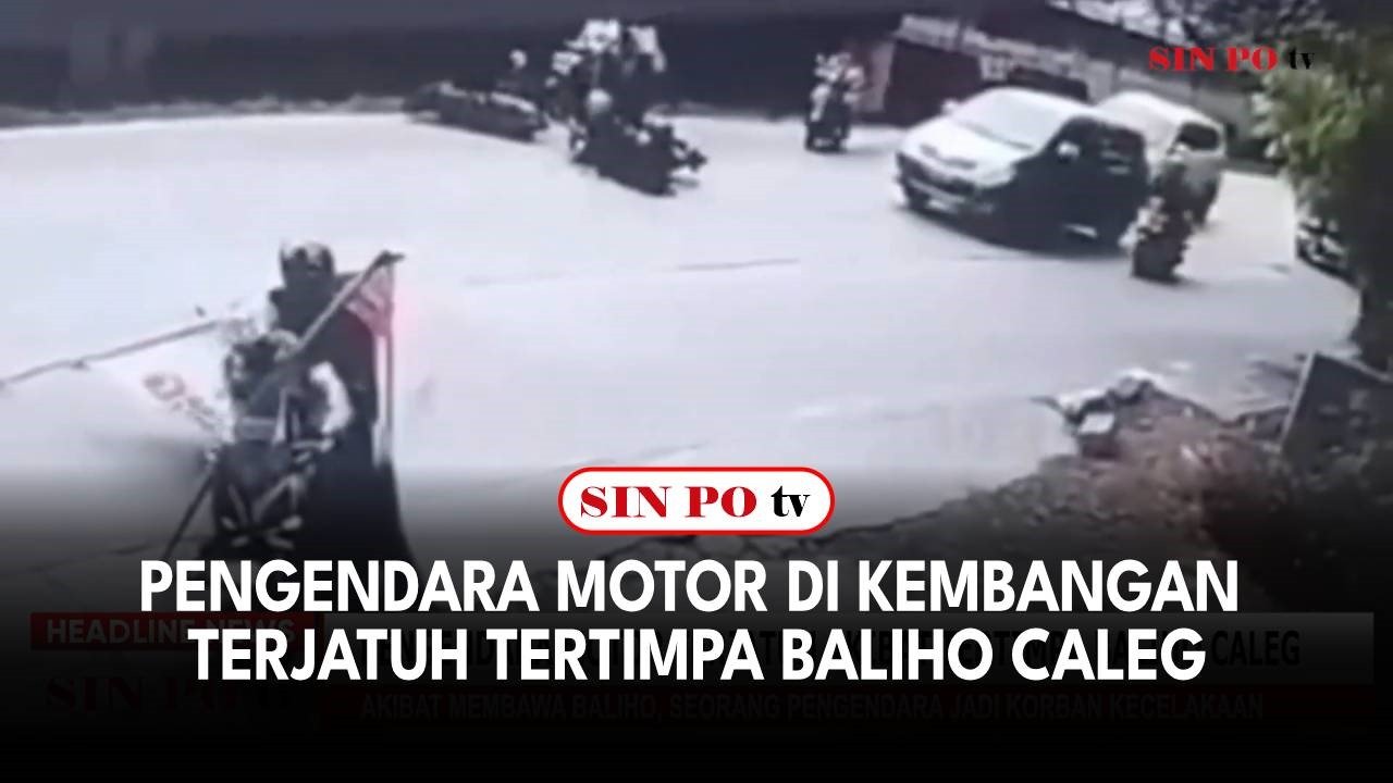 Pengendara Motor di Kembangan Terjatuh Tertimpa Baliho Caleg