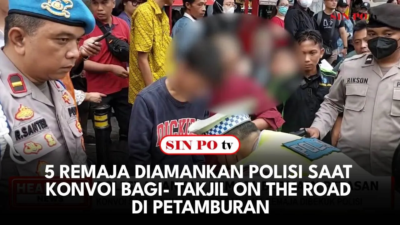 ima remaja diamankan Polisi lantaran menyalakan petasan di tengah Jalan Raya di Jalan Kyai Tapa/ Grogol Petamburan Jakarta Barat sore tadi