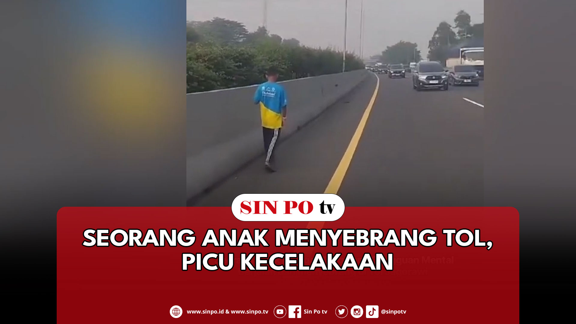 Seorang Anak Menyebrang Tol, Picu Kecelakaan