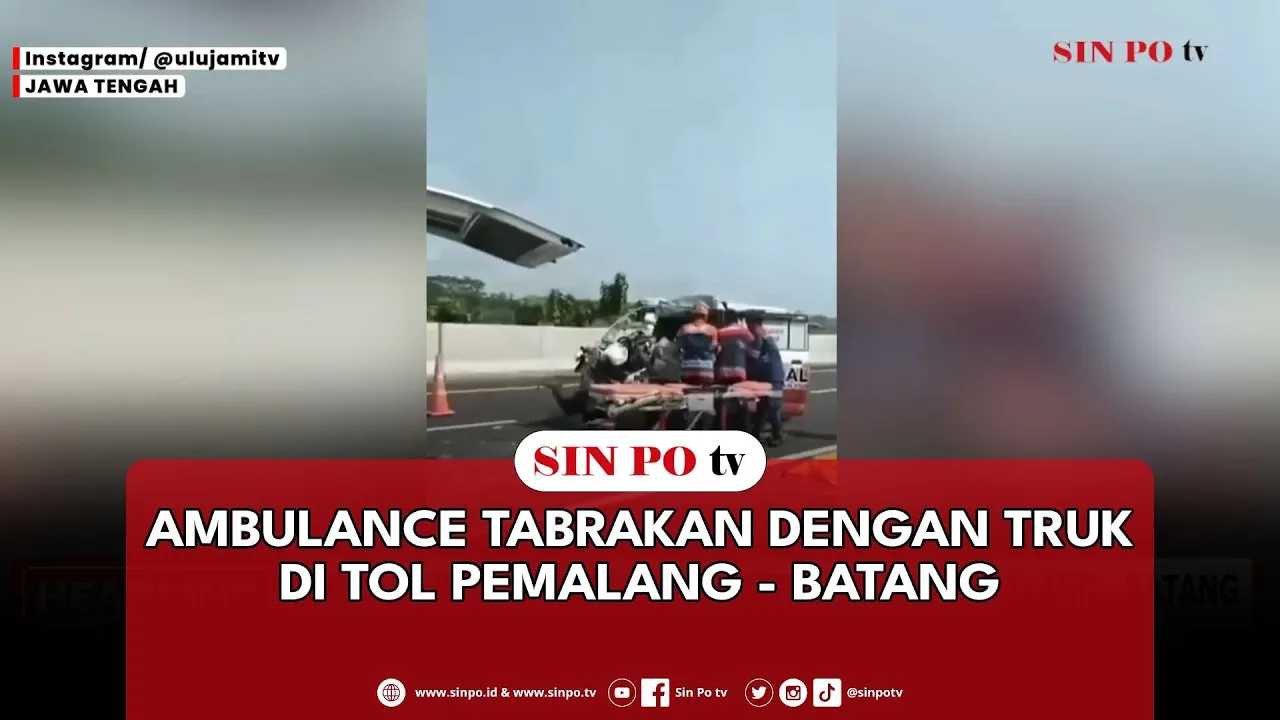 Ambulance Tabrakan Dengan Truk Di Tol Pemalang Batang