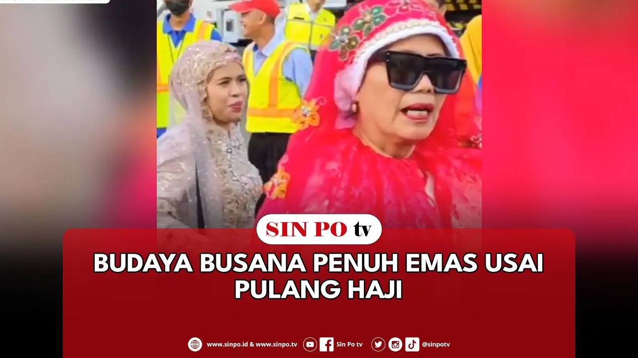 Budaya Busana Penuh Emas Usai Pulang Haji