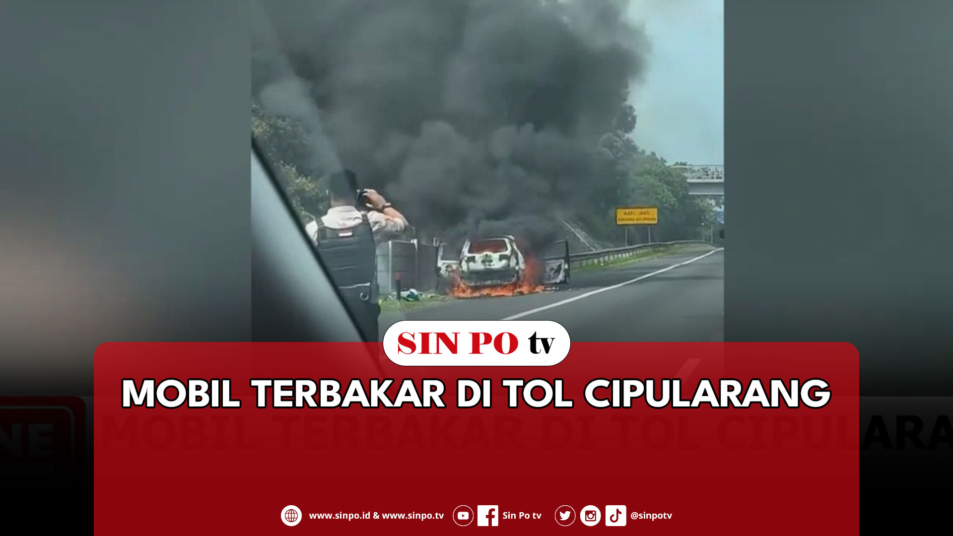 Mobil Terbakar Di Tol Cipularang