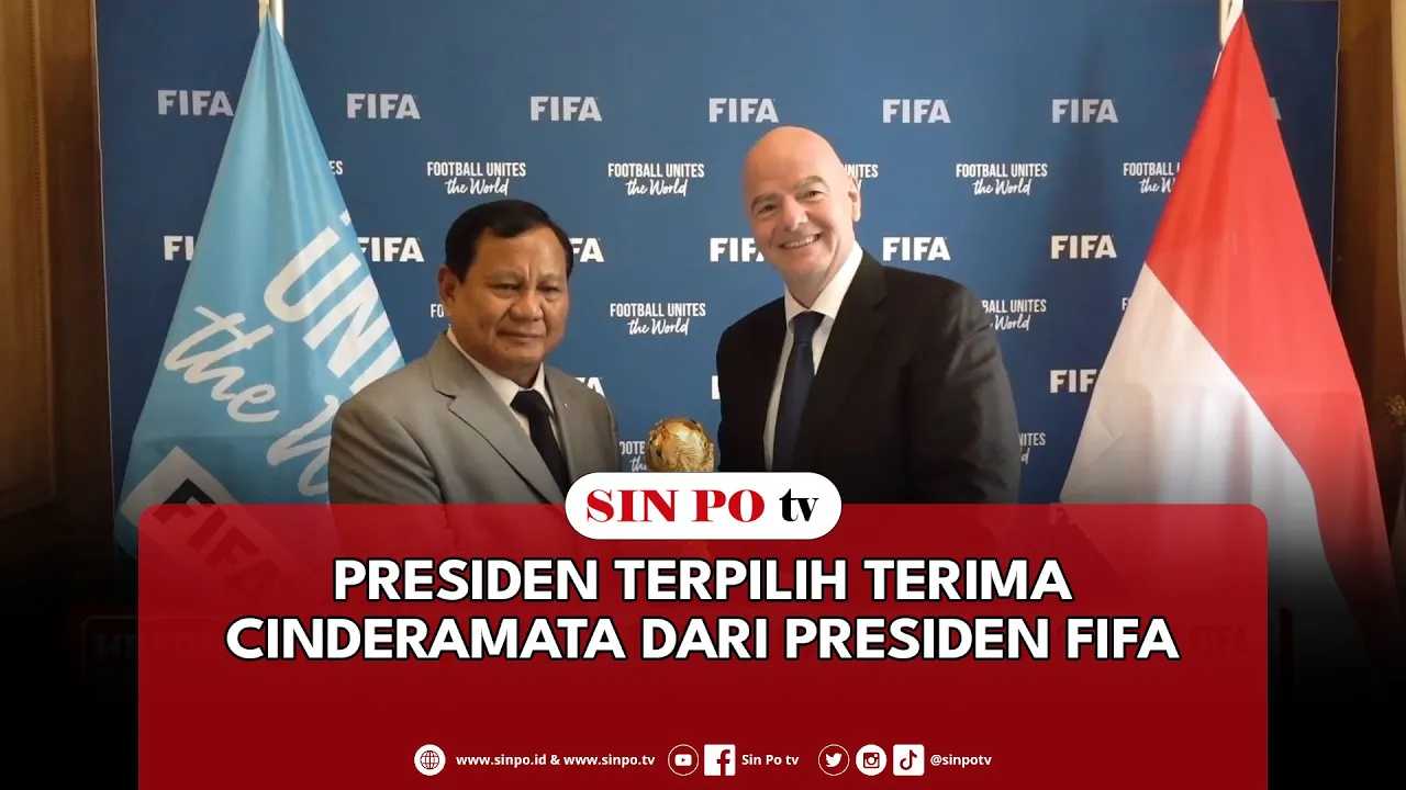Presiden Terpilih Terima Cinderamata Dari Presiden FIFA