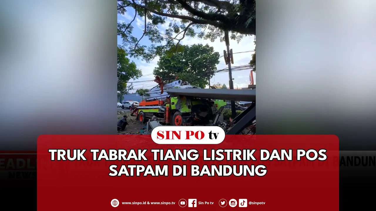 Truk Tabrak Tiang Listrik Dan Pos Satpam Di Bandung