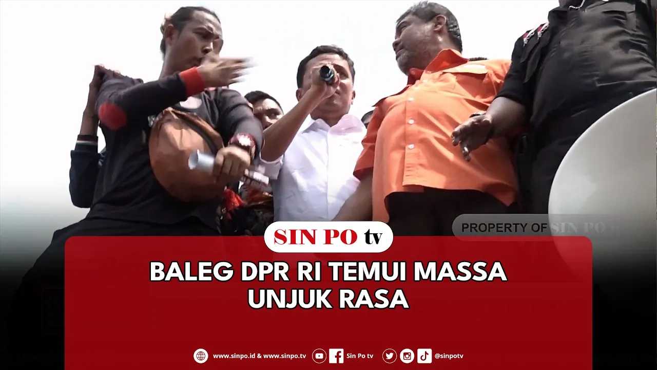 Baleg DPR RI Temui Massa Unjuk Rasa