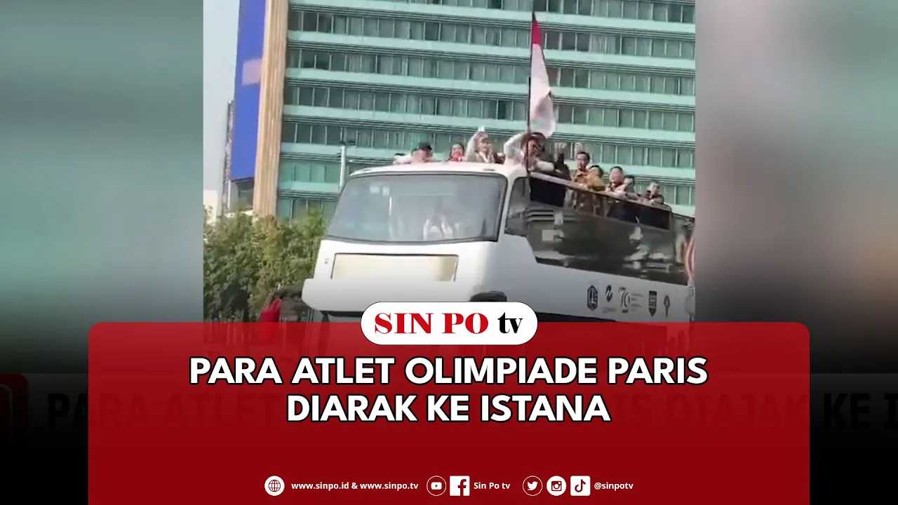 Para Atlet Olimpiade Paris Diarak Ke Istana