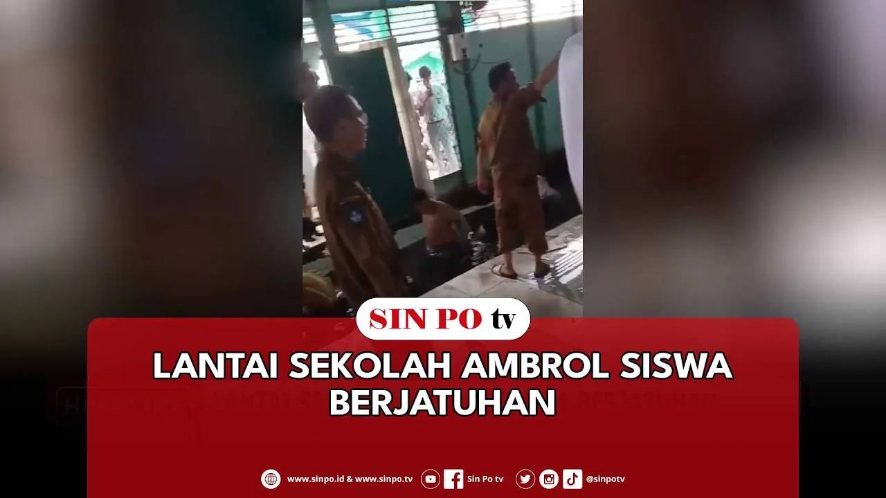 Lantai Sekolah Ambrol Siswa Berjatuhan