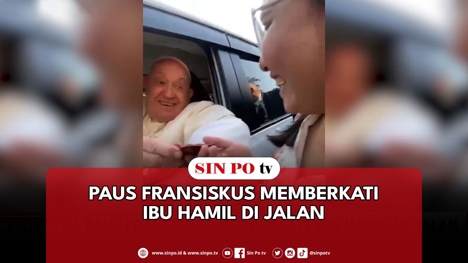 Paus Fransiskus Memberkati Ibu Hamil Di Jalan