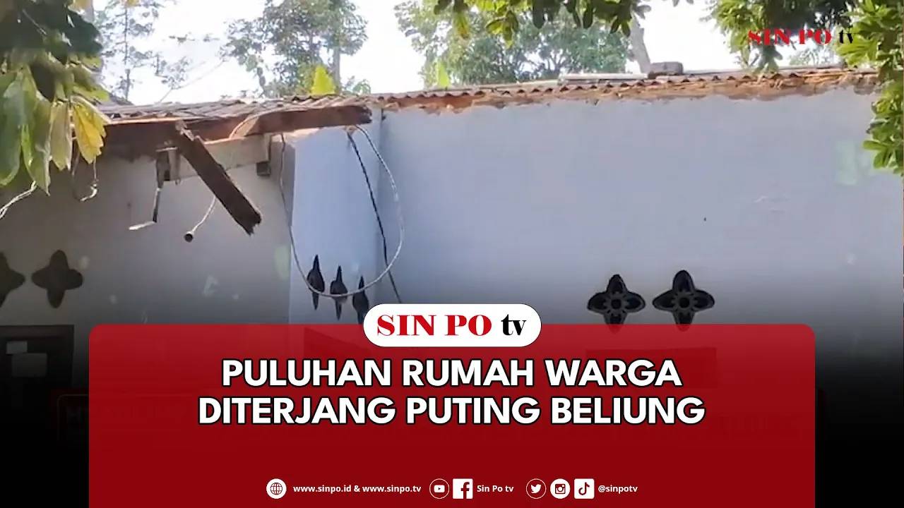 Hujan lebat di Kecamatan Caringin, Bogor mengakibatkan puluhan rumah mengalami kerusakan. Terjangan angin puting beliung menyebabkan kerusakan pada bagian atap rumah.