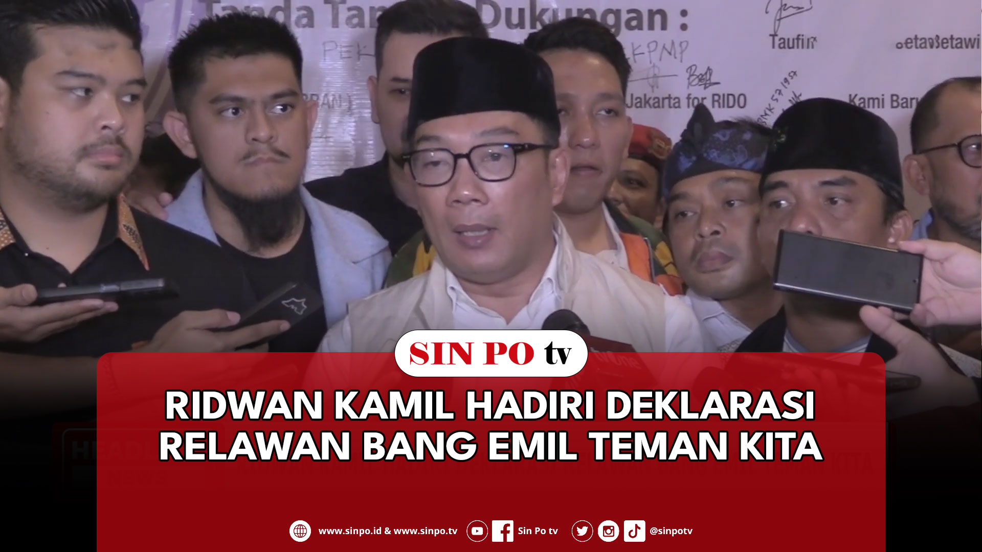Bakal Calon Gubernur Jakarta, Ridwan Kamil mendatangi acara deklarasi relawan Bang Emil Teman Kita Bersama 64 kelompok relawan dan ormas di Favehotel, Cililitan, Jakarta Timur pada minggu 22 september 2024.