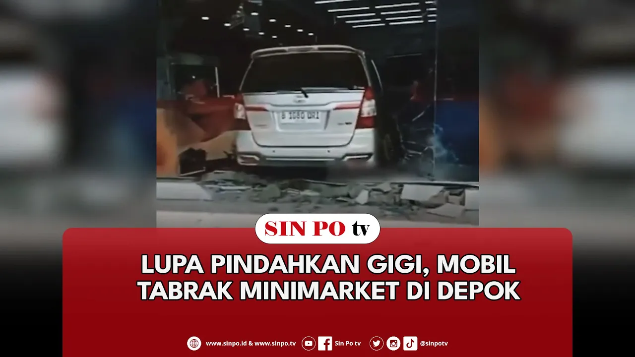 Lupa Pindahkan Gigi, Mobil Tabrak Minimarket Di Depok