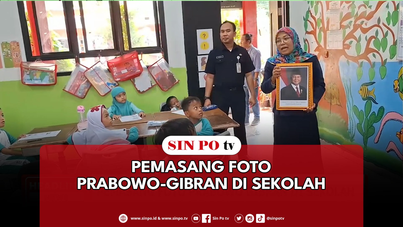 Pemasang Foto Prabowo Gibran Di Sekolah