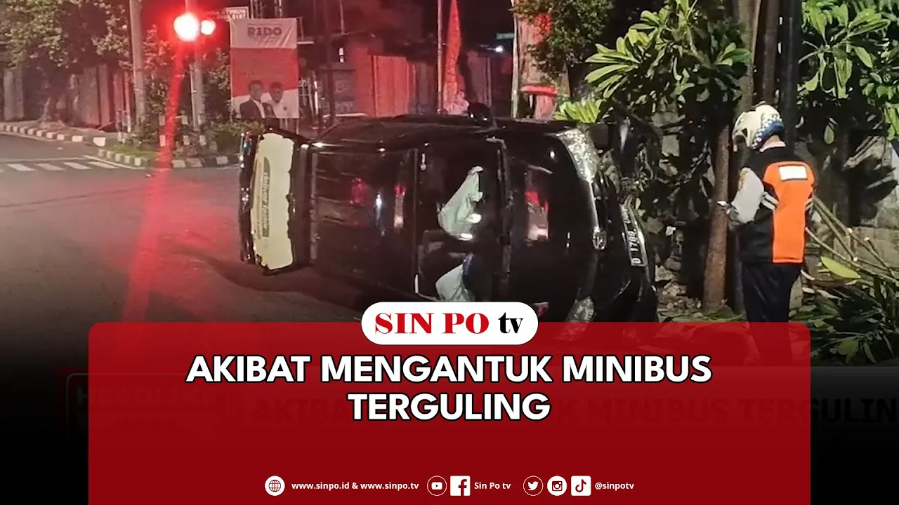 Akibat Mengantuk Minibus Terguling