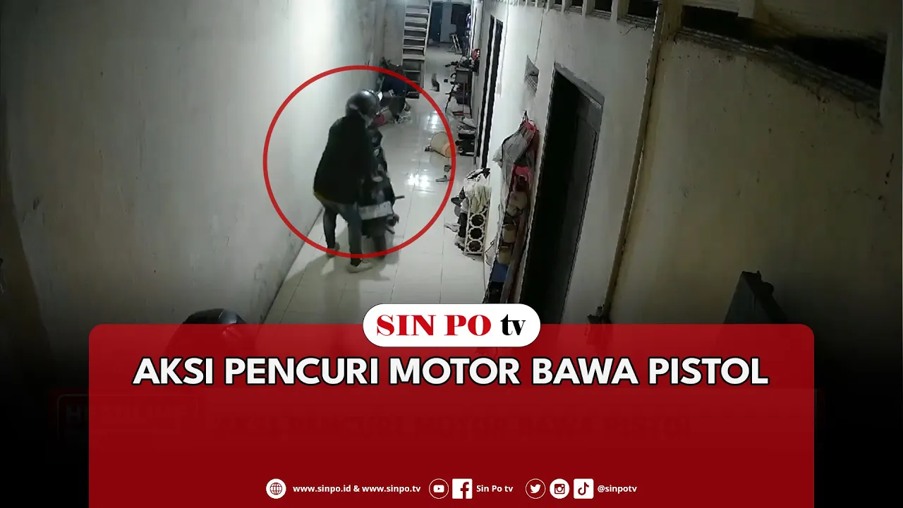 Aksi Pencuri Motor Bawa Pistol