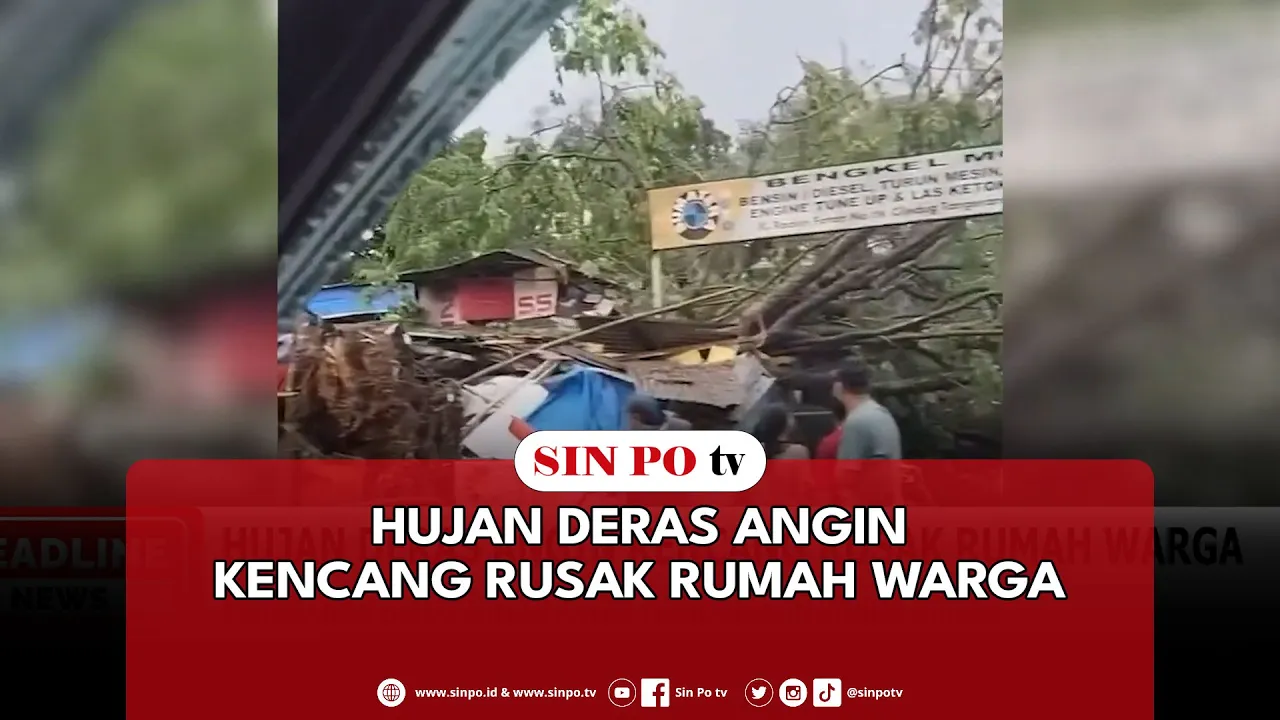 Hujan Deras Angin Kencang Rusak Rumah Warga