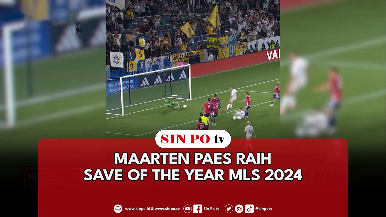 Maarten Paes Raih Save Of The Year MLS 2024