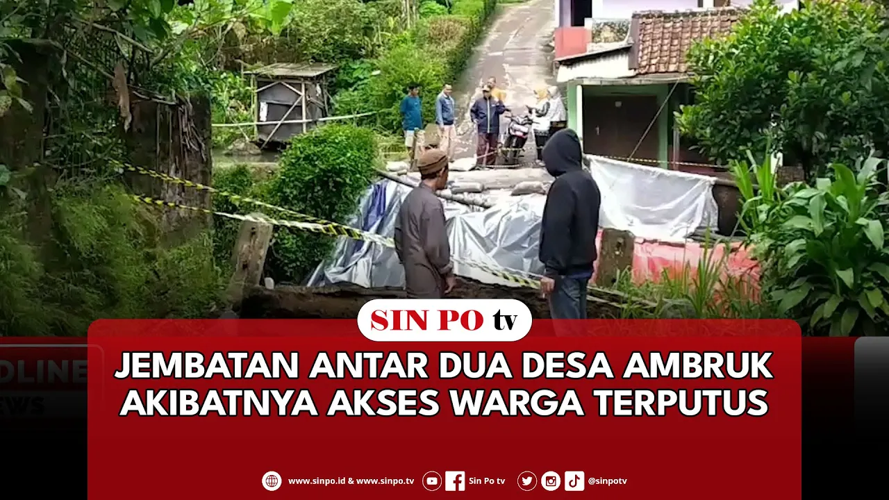 Jembatan Antar Dua Desa  Ambruk Akibatnya Akses Warga Terputus