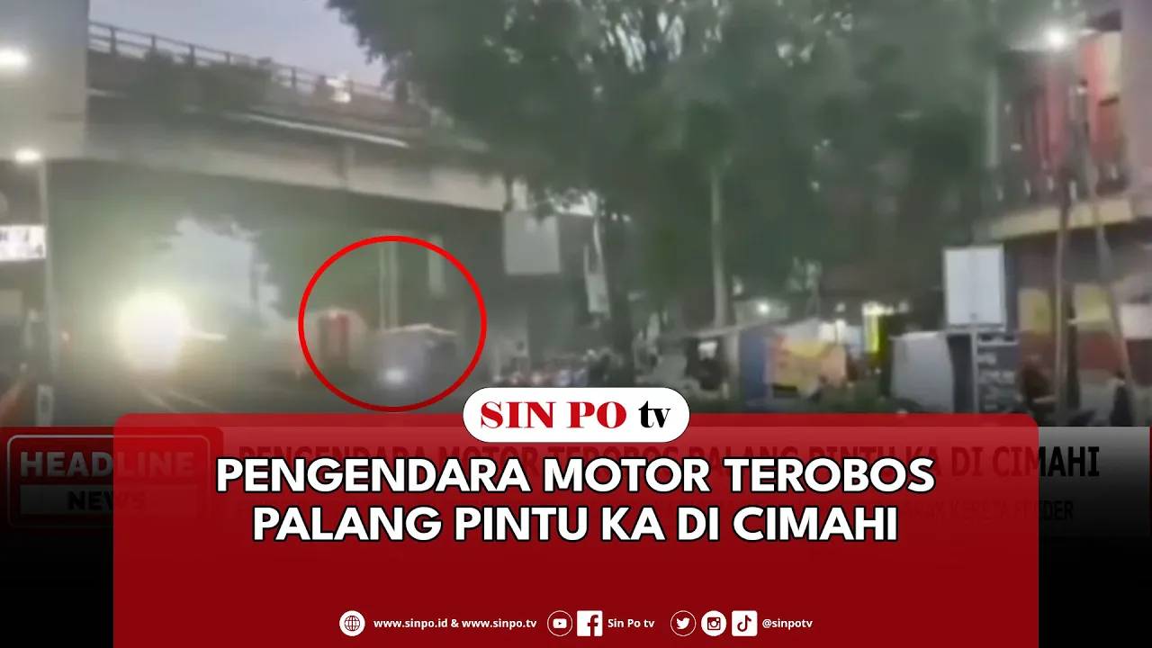 Pengendara Motor Terobos Palang Pintu KA Di Cimahi