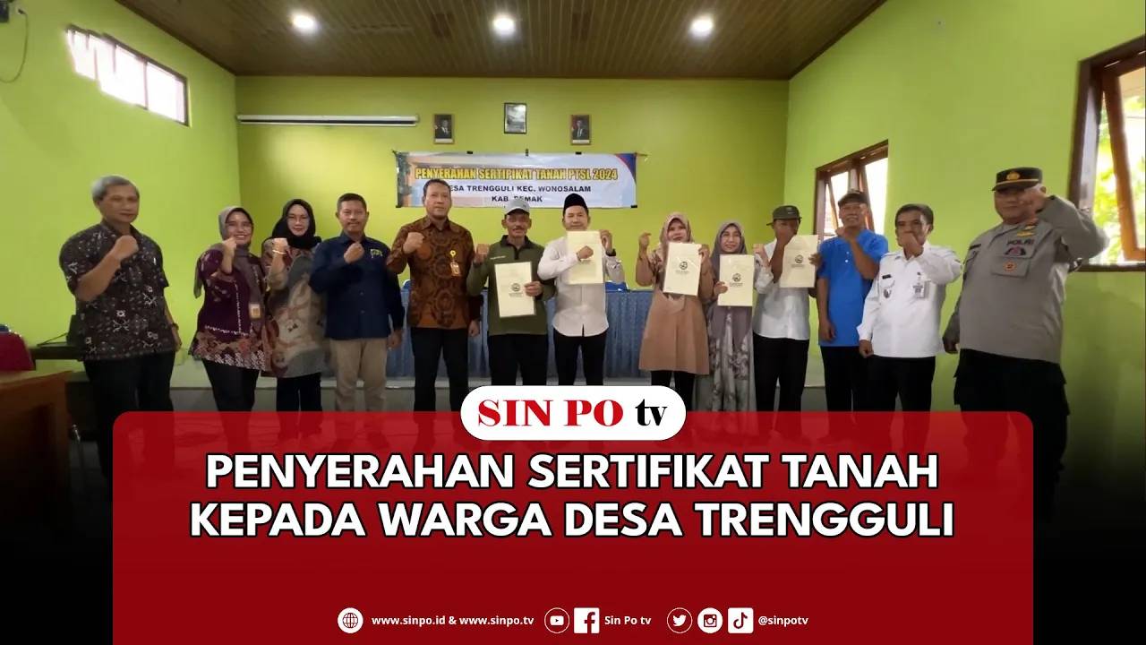 Penyerahan Sertifikat Tanah Kepada Warga Desa Trengguli