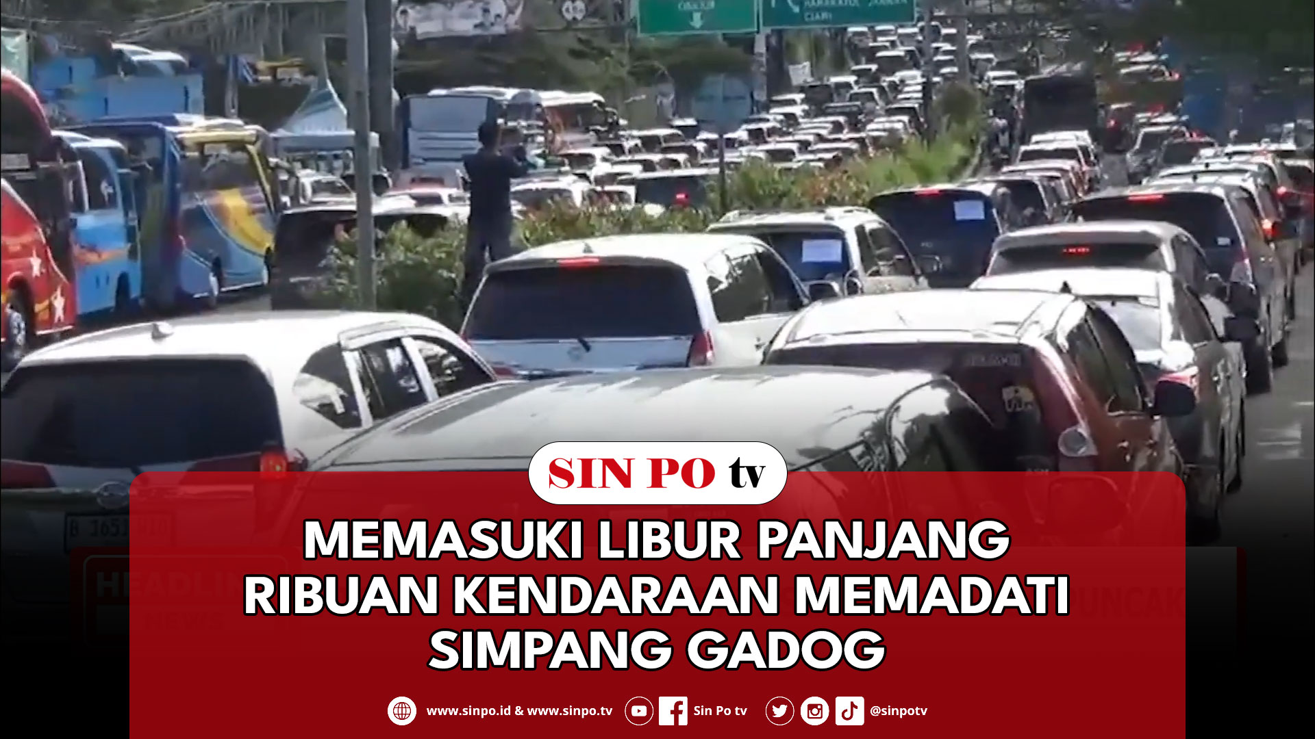 Memasuki Libur Panjang Ribuan Kendaraan Memadati Simpang Gadog