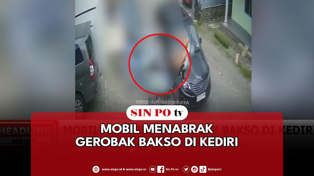 Mobil Menabrak Gerobak Bakso Di Kediri