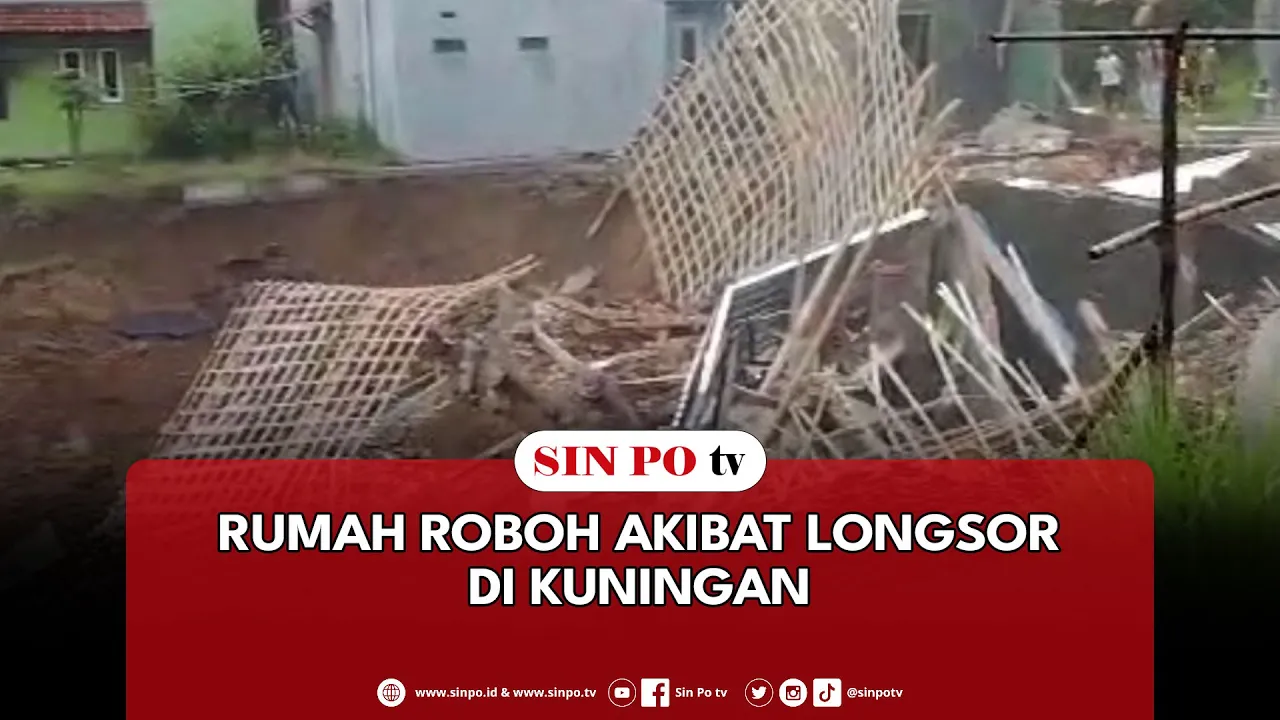 Rumah Roboh Akibat Longsor Di Kuningan