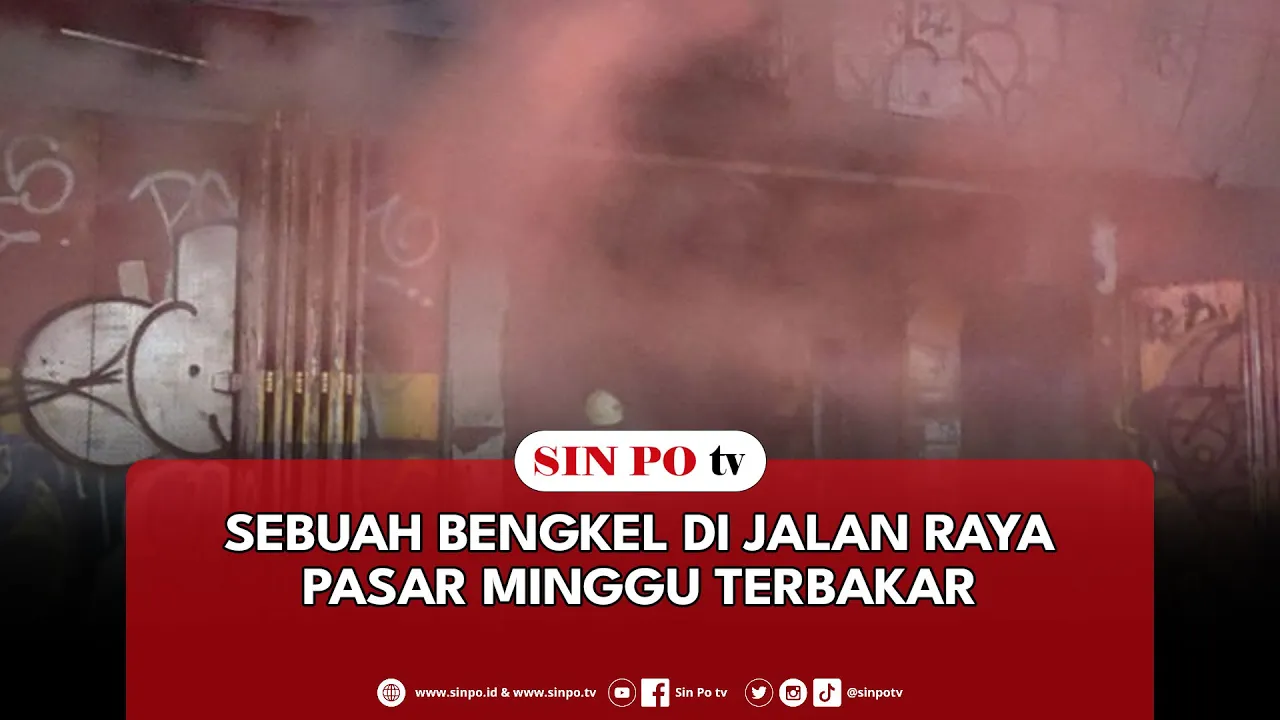 Sebuah Bengkel Di Jalan Raya Pasar Minggu Terbakar