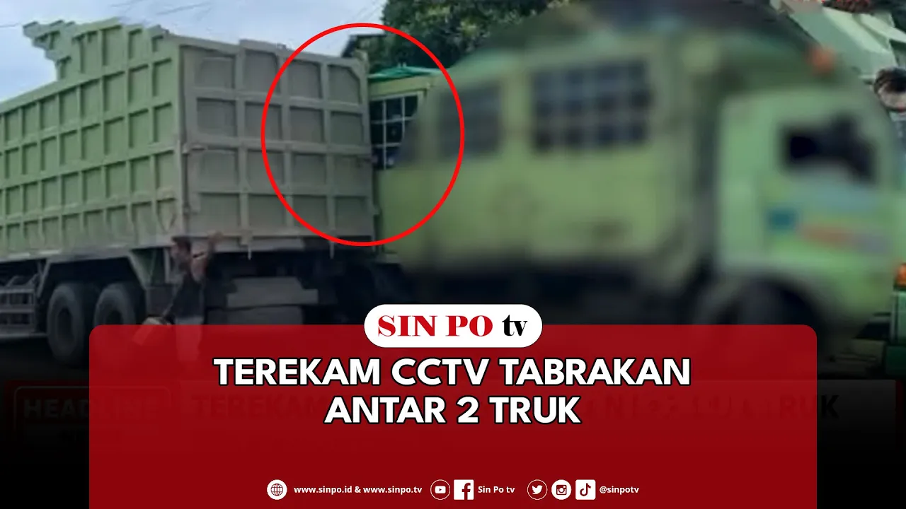 Terekam CCTV Tabrakan Antar 2 Truk