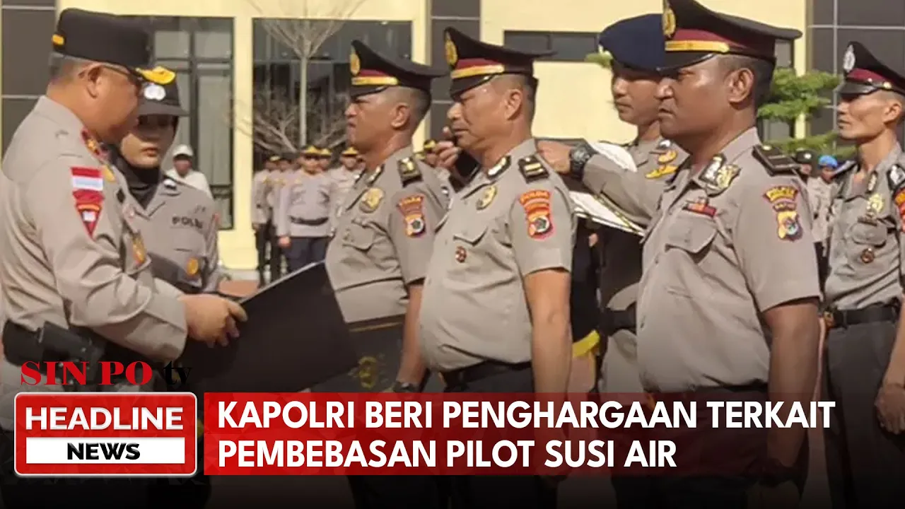 Kapolri Beri Penghargaan Kepada 12 Anggota Pembebasan Pilot Susi Air Disandera KKB