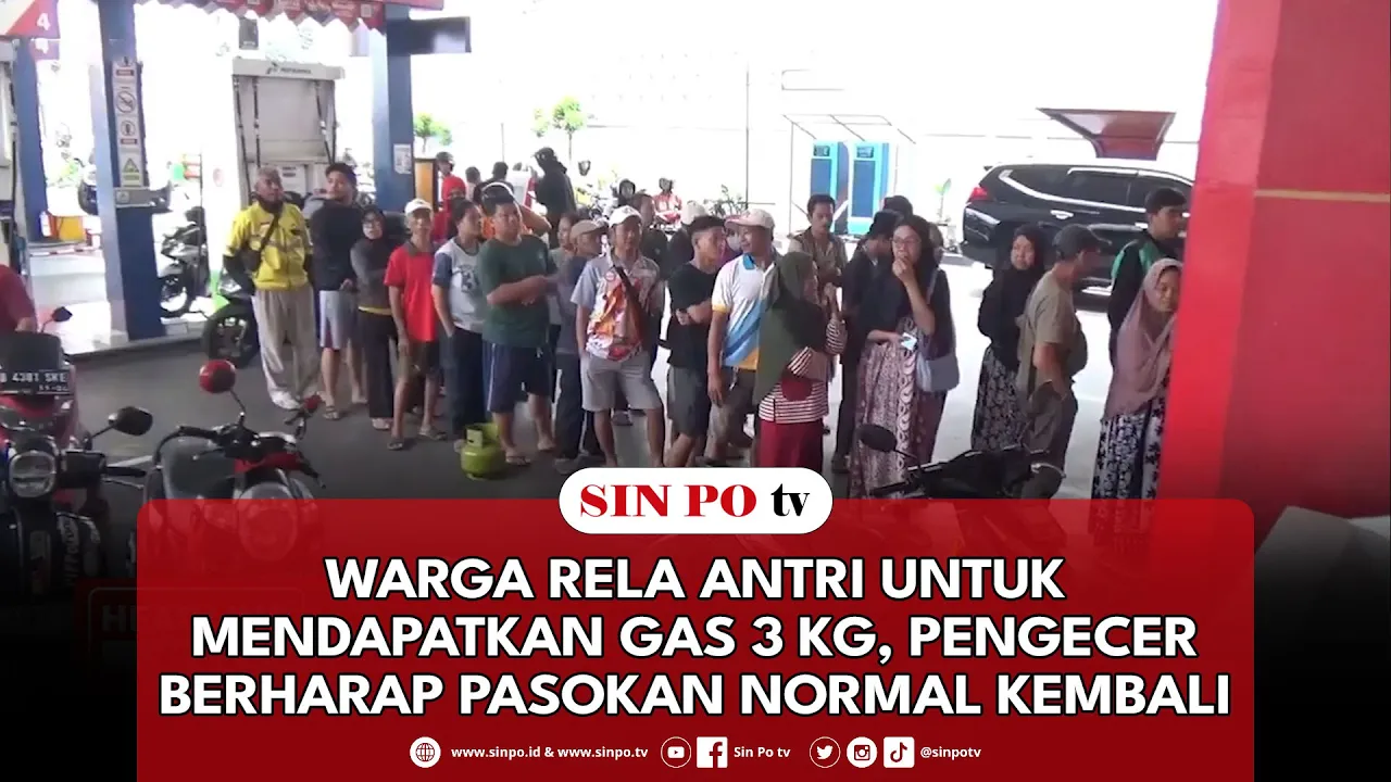 Warga Rela Antri Untuk Mendapatkan Gas 3 Kilo, Pengecer Berharap Pasokan Normal Kembali