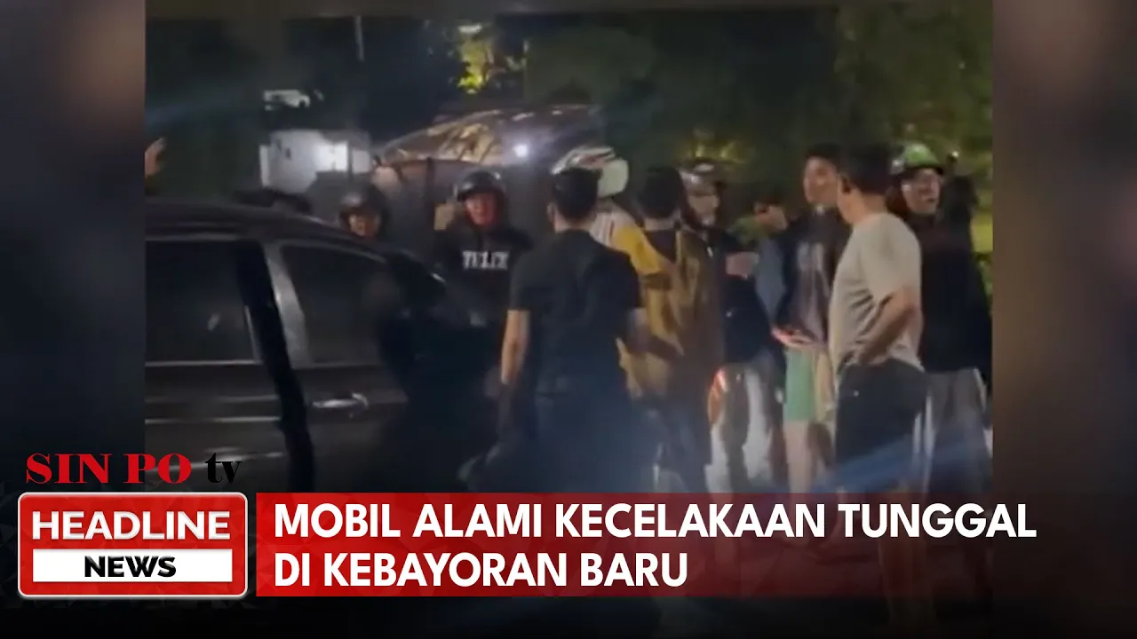 Mobil Alami Kecelakaan Tunggal di Kebayoran Baru