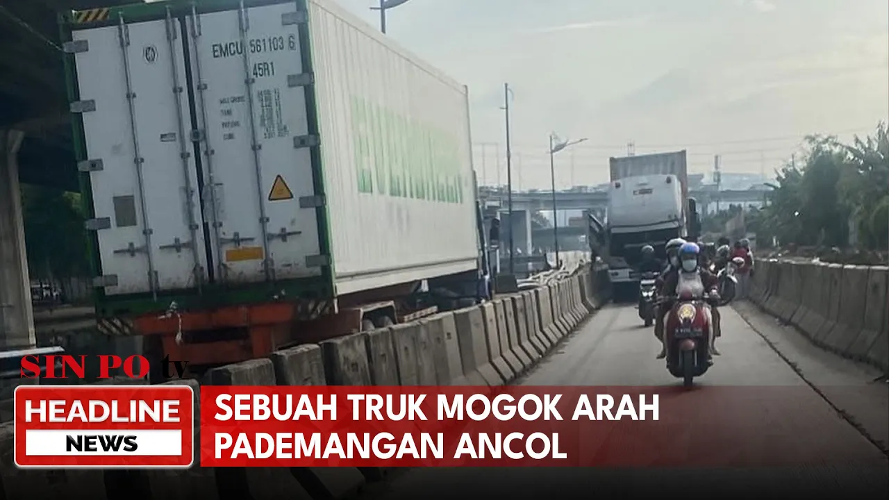 Sebuah Truk Mogok Arah Pademangan Ancol