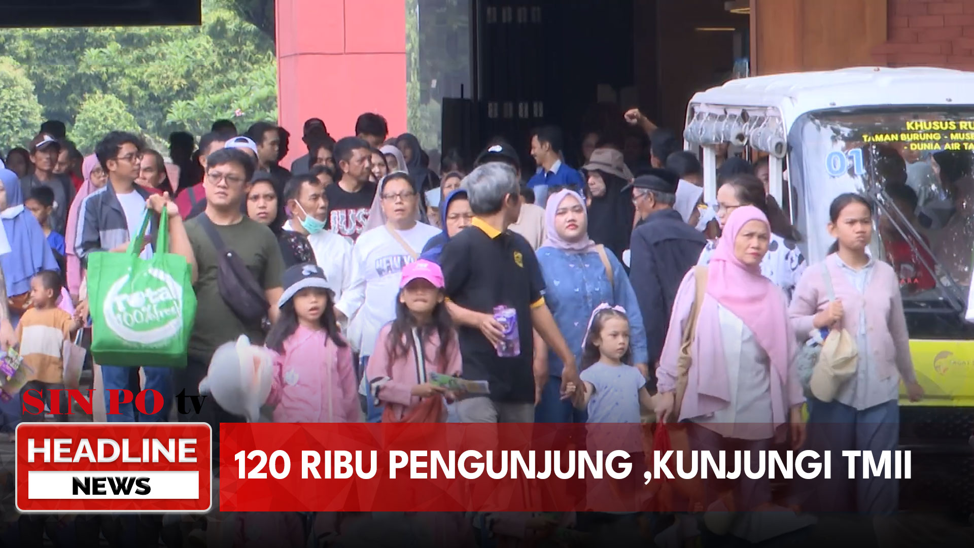120 Ribu Pengunjung ,Kunjungi TMII