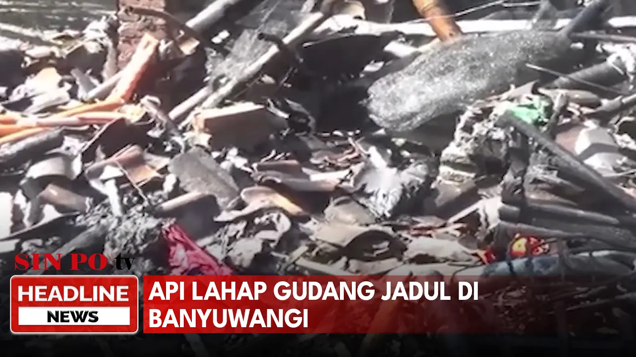 Api Lahap Gudang Jadul di Banyuwangi
