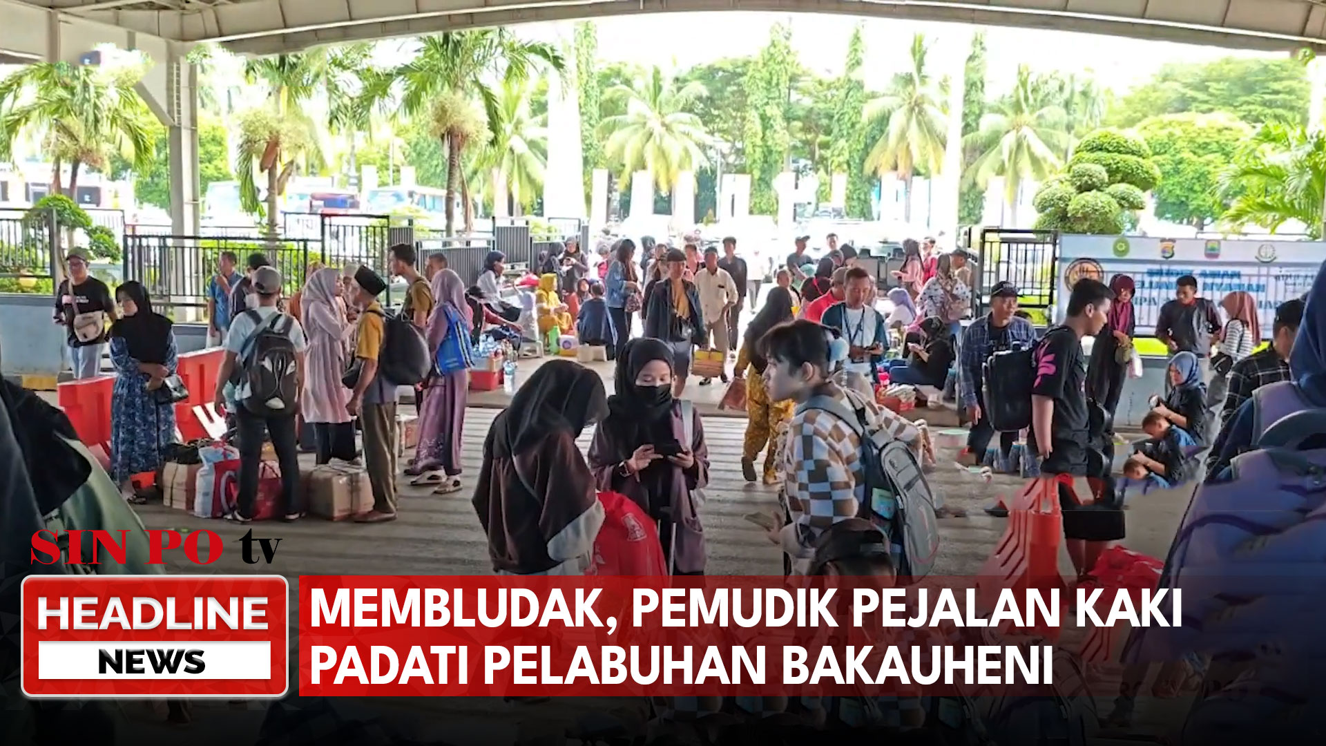 Membludak, Pemudik Pejalan Kaki Padati Pelabuhan Bakauheni