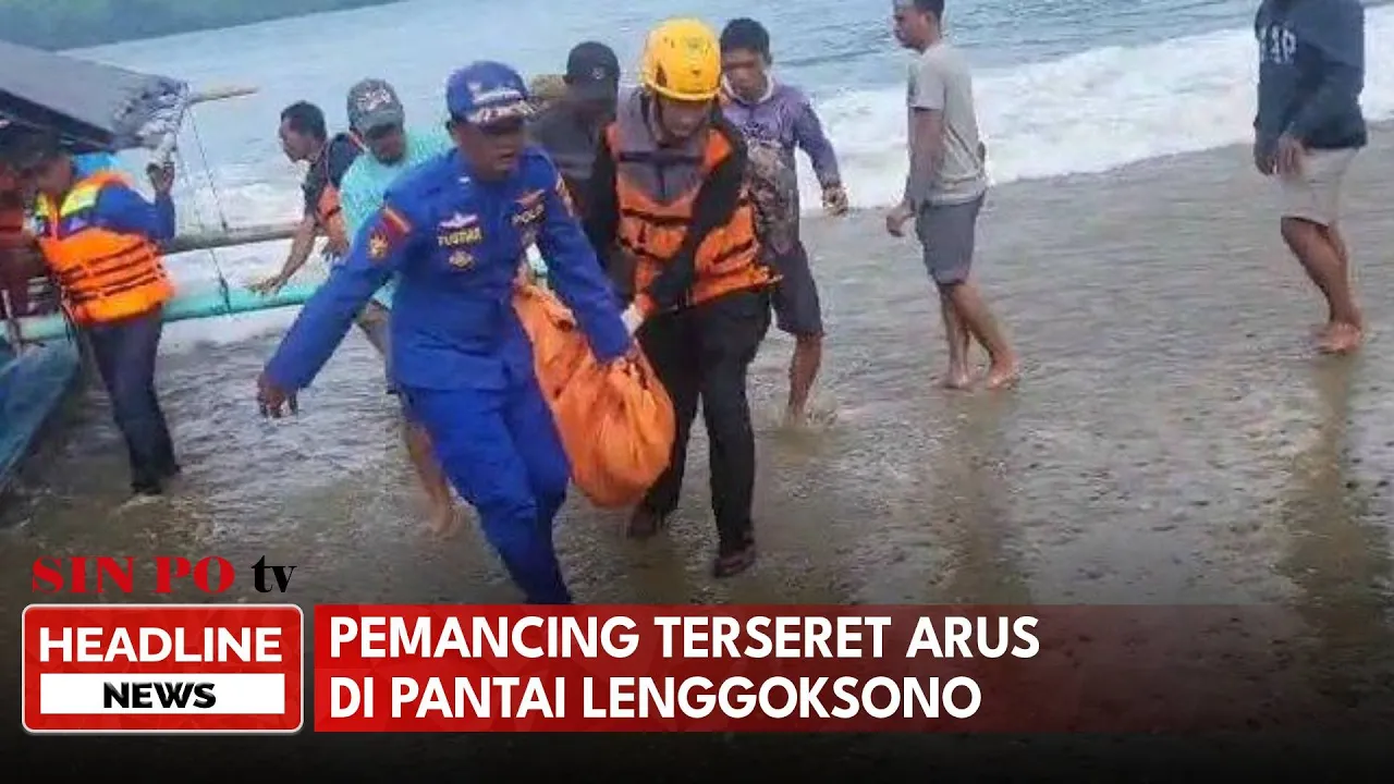 Pemancing Terseret Arus di Pantai Lenggoksono