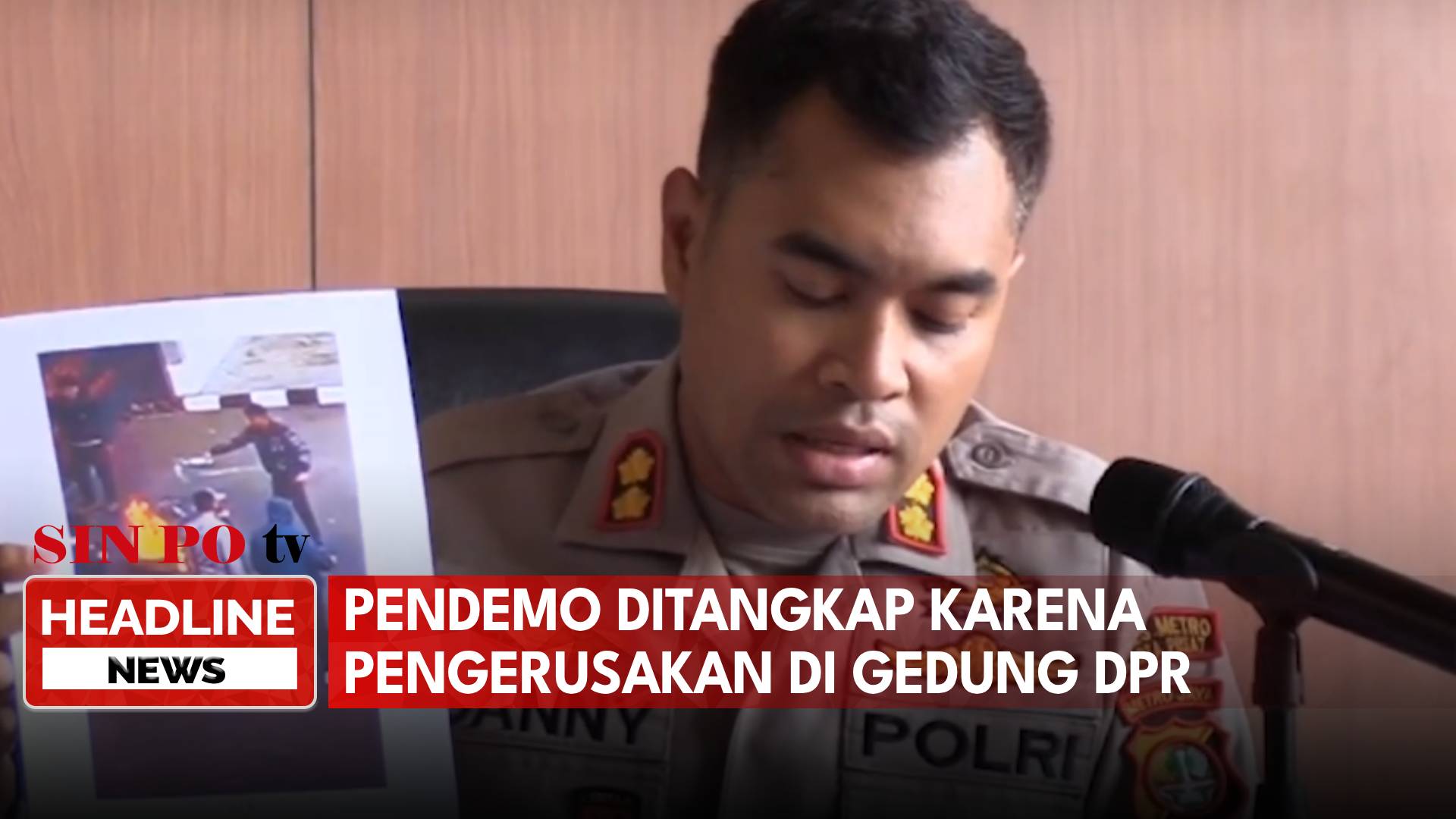 Pendemo Ditangkap Karena Pengerusakan Di Gedung DPR