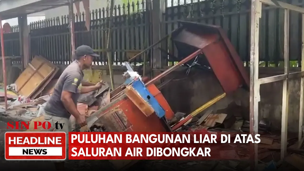 Puluhan Bangunan Liar di Atas Saluran Air Dibongkar