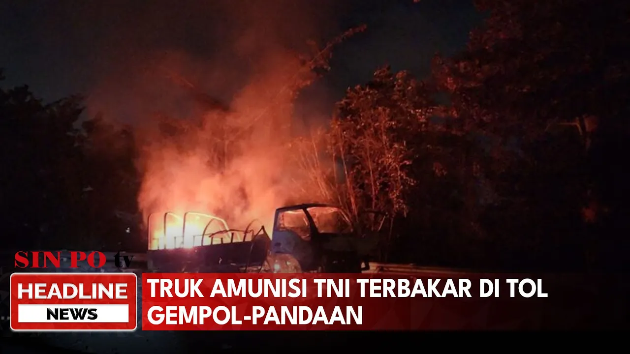 Truk Amunisi TNI Terbakar Di Tol Gempol-Pandaan