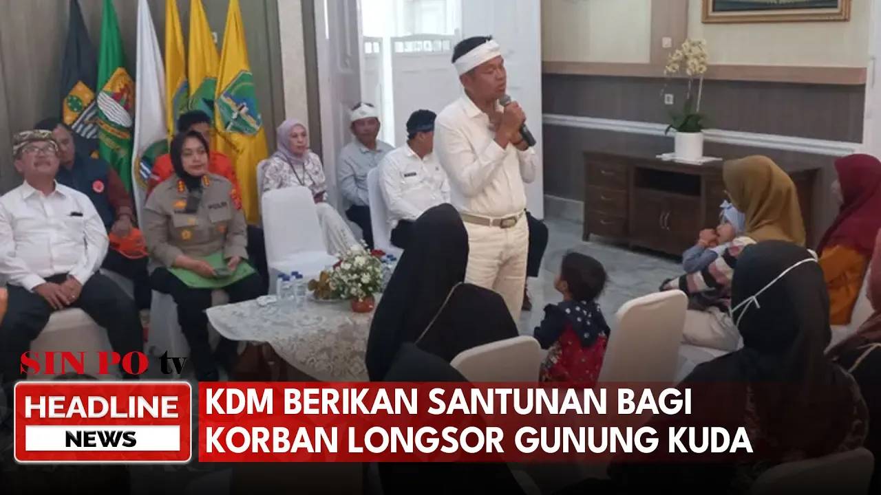 KDM Berikan Santunan Bagi Korban Longsor Gunung Kuda