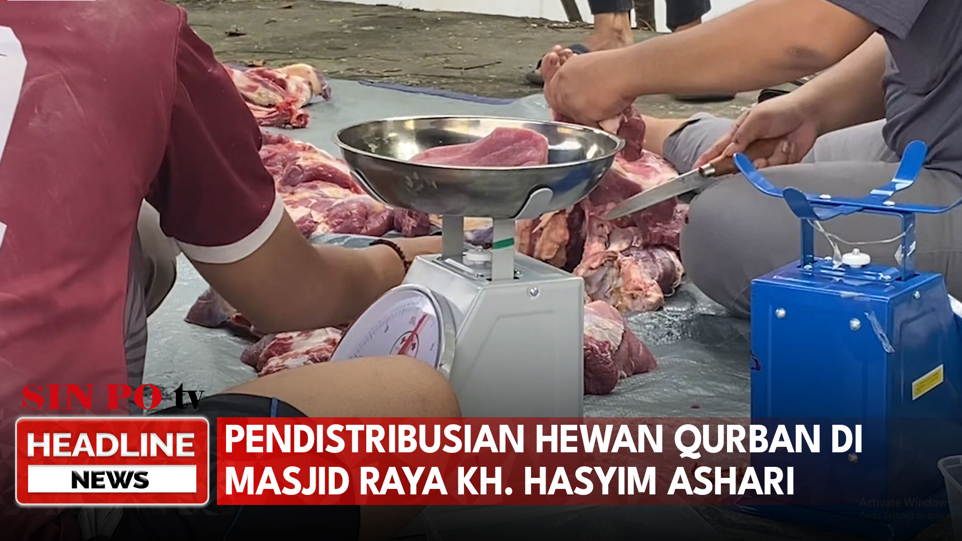 Pemotongan Dan Pendistribusian Hewan Qurban Di Masjid Raya Kyai Haji Hasyim Ashari
