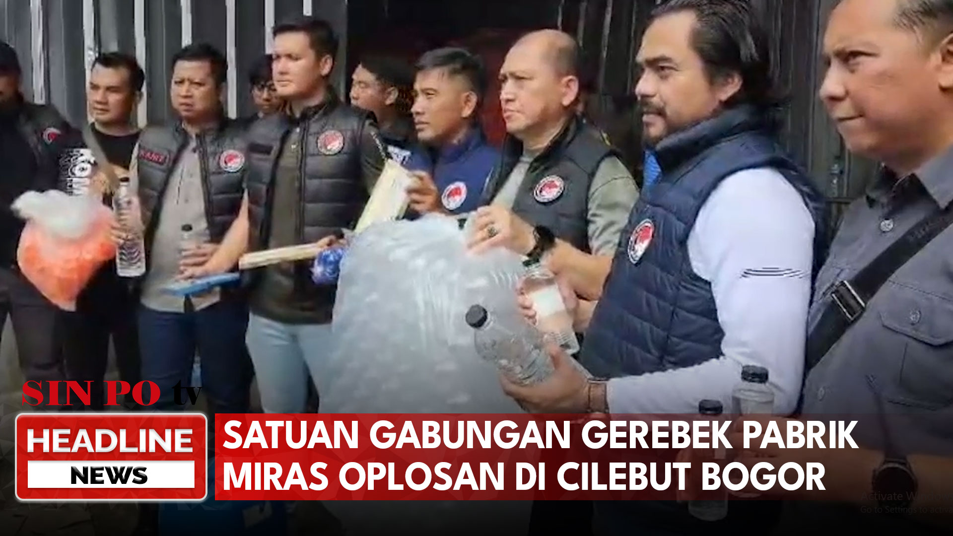 Satuan Gabungan Gerebek Pabrik Miras Oplosan Di Cilebut Bogor